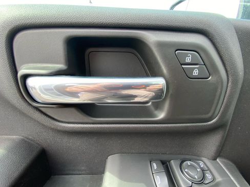 Used 2025 Chevrolet Silverado 1500 W/T image 19