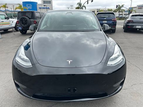 Used 2023 Tesla Model Y Long Range AWD/4WD image 3