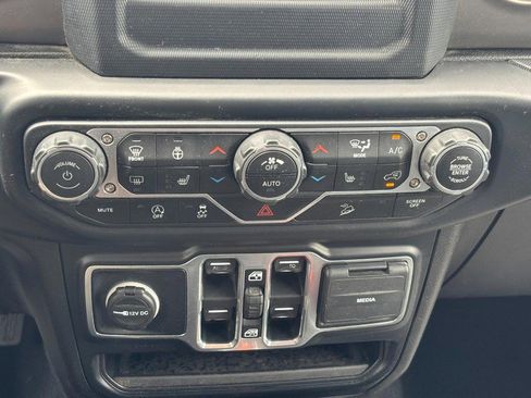 Used 2019 Jeep Wrangler Unlimited Sport S AWD/4WD image 22