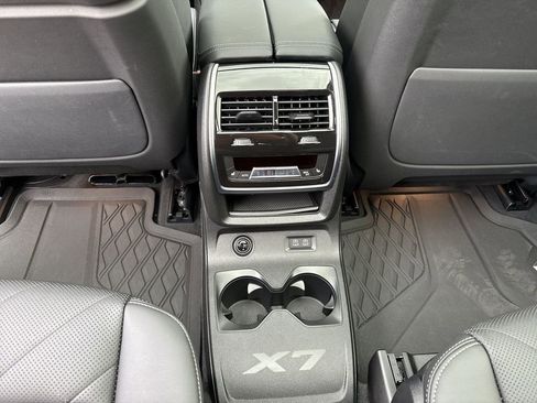 Used 2025 BMW X7 xDrive40i AWD/4WD image 22