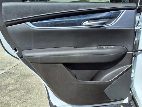 Certified 2024 Cadillac XT5 Premium Luxury FWD image 17