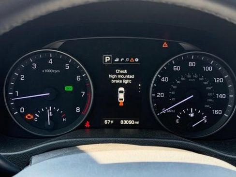 Used 2017 Hyundai Elantra Limited w/ Limited Tech Package 04 FWD image 24