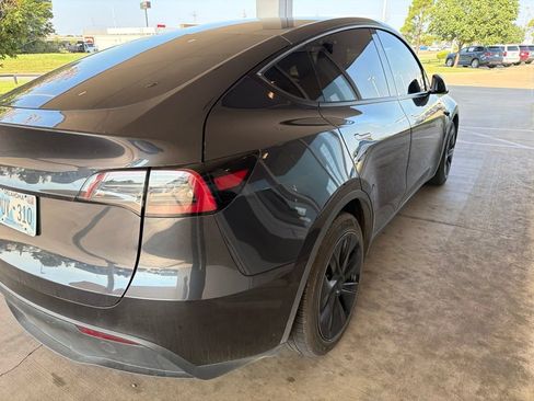 Used 2025 Tesla Model Y Long Range RWD image 4