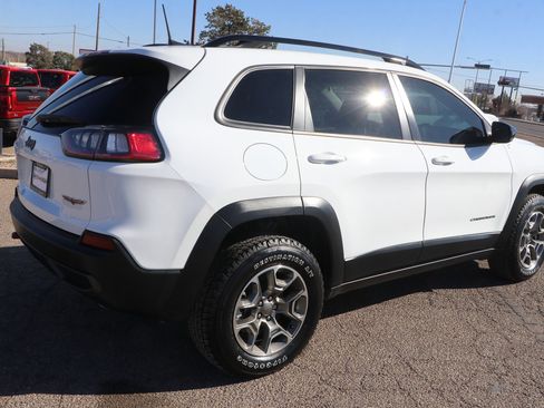 Used 2022 Jeep Cherokee Trailhawk image 7