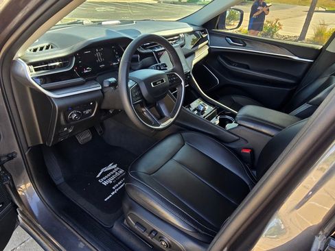 Used 2023 Jeep Grand Cherokee 4WD 4xe image 25