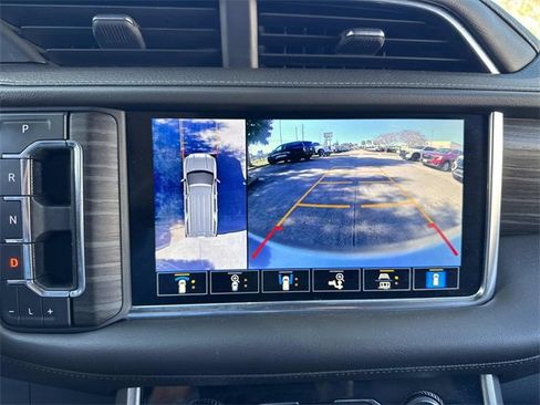 Used 2021 GMC Yukon Denali w/ Denali Premium Package image 28