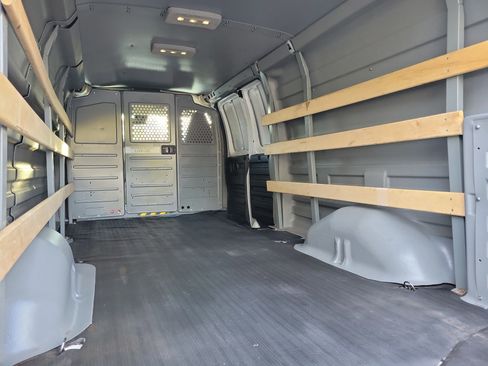 Used 2020 GMC Savana 2500 Extended w/ Driver Convenience Package image 10