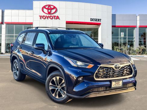 New 2026 Toyota Highlander XLE image 1