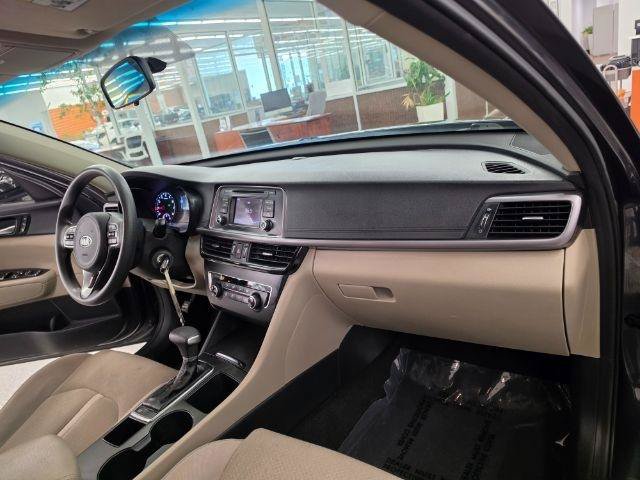 Used 2017 Kia Optima LX w/ Driver Convenience Package FWD image 9
