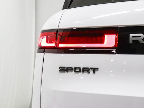 Used 2024 Land Rover Range Rover Sport SE AWD/4WD image 11