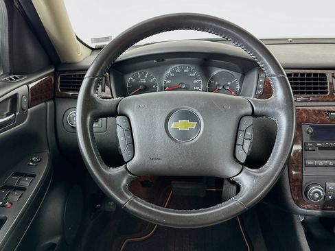 Used 2013 Chevrolet Impala LTZ image 17