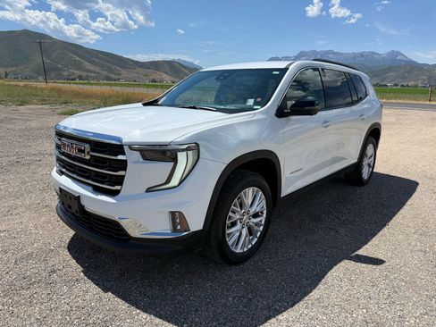 Used 2024 GMC Acadia Elevation AWD/4WD image 3