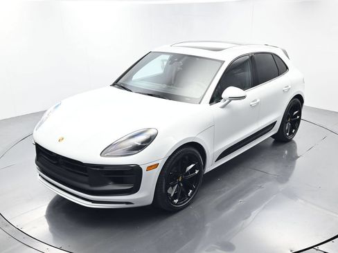 Certified 2026 Porsche Macan GTS AWD/4WD image 36