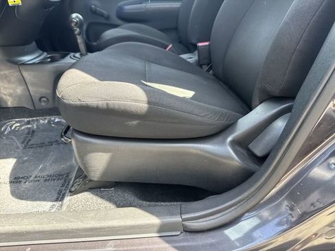 Used 2015 Nissan Versa S FWD image 25