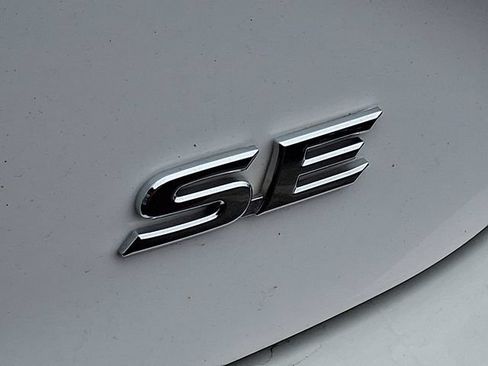 Used 2025 Toyota Camry SE FWD image 10