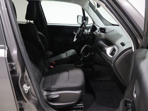 Certified 2018 Jeep Renegade Latitude w/ UConnect 8.4 Nav Group AWD/4WD image 24