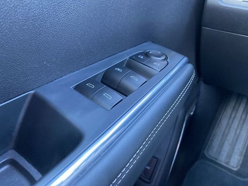 Used 2025 GMC Acadia Elevation image 37