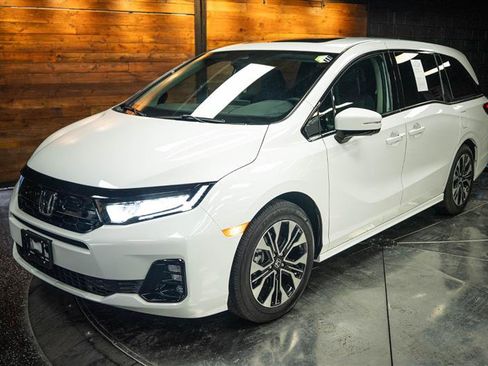 Used 2026 Honda Odyssey Elite image 2