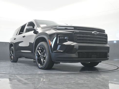 Used 2025 Chevrolet Traverse LT w/ Midnight/Sport Edition image 73