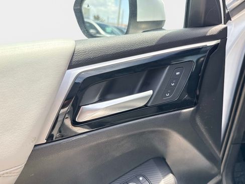 Used 2023 Mitsubishi Outlander SEL FWD image 19