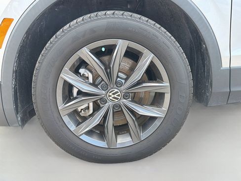 Used 2023 Volkswagen Tiguan SE w/ Panoramic Sunroof Package FWD image 43