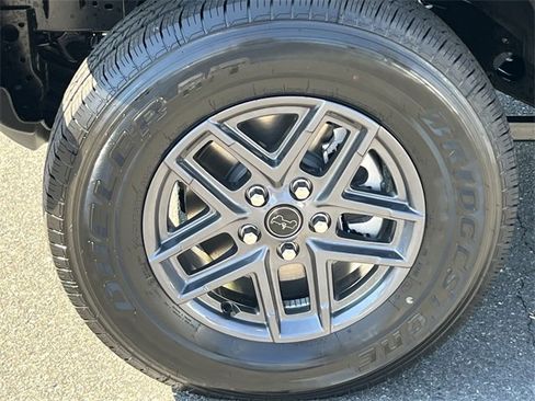 New 2025 Jeep Gladiator Sport image 15