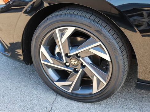 New 2026 Hyundai Elantra Limited FWD image 5