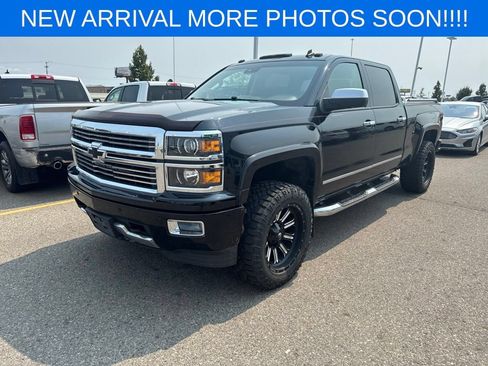 Used 2014 Chevrolet Silverado 1500 High Country w/ High Country Premium Package AWD/4WD image 3