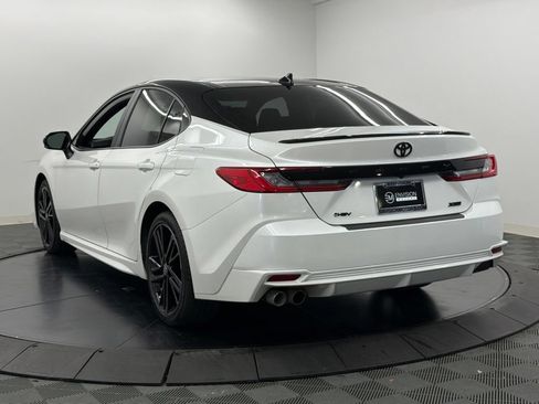 Used 2025 Toyota Camry XSE FWD image 12