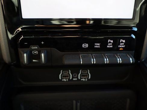 Used 2025 RAM 2500 Laramie image 29