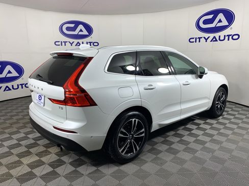 Used 2019 Volvo XC60 T5 Momentum w/ Premium Package image 3