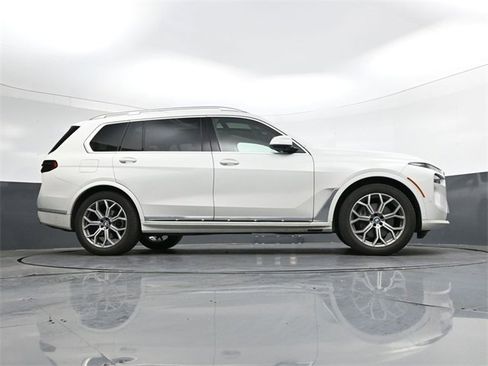 Used 2025 BMW X7 xDrive40i image 25