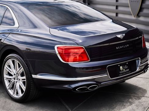 Used 2021 Bentley Flying Spur V8 AWD/4WD image 9