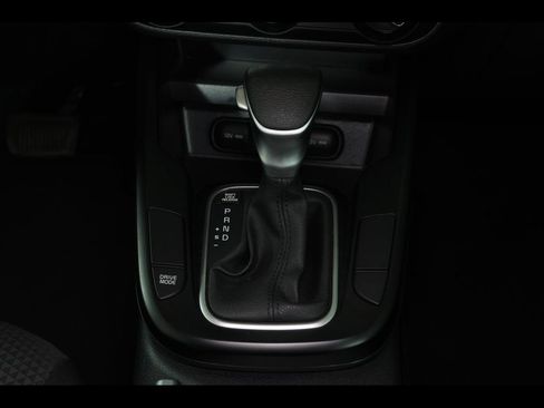 Used 2025 Kia Soul LX w/ LX Technology Package FWD image 24