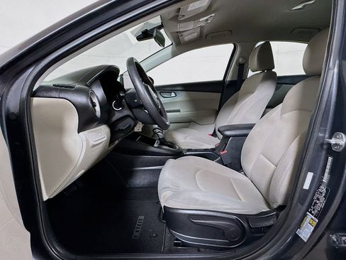 Used 2020 Kia Forte LXS FWD image 17