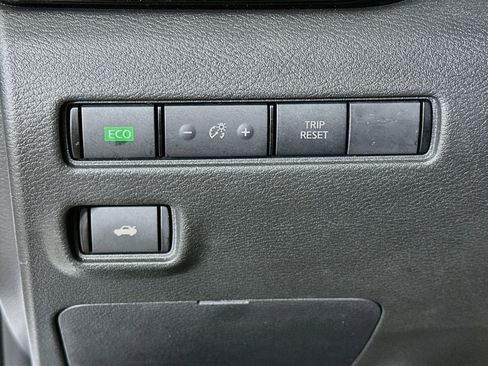 Used 2022 Nissan Sentra SV FWD image 17