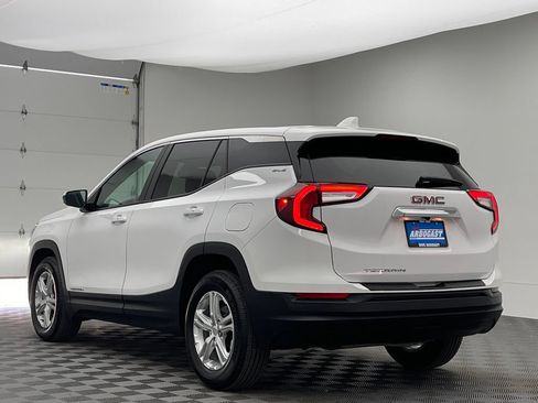 Used 2024 GMC Terrain SLE FWD image 9