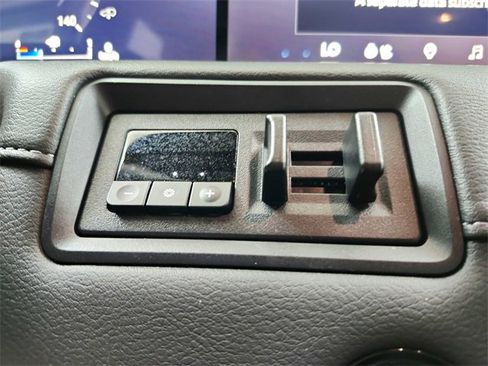 Used 2025 Nissan Armada Platinum Reserve image 39