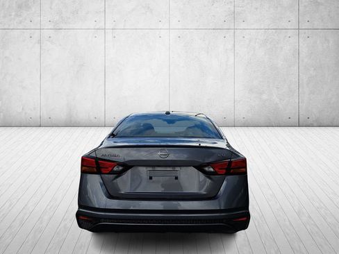 Used 2024 Nissan Altima 2.5 SV image 6