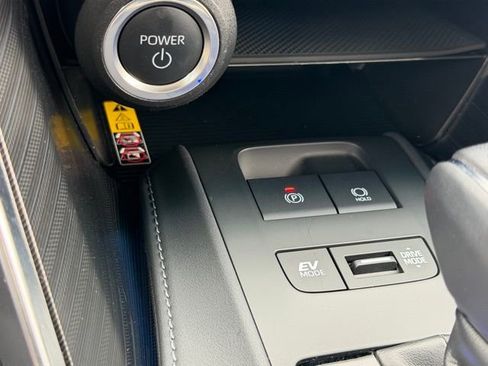 Certified 2023 Toyota Venza Limited image 29