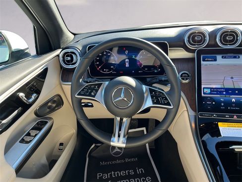 Certified 2025 Mercedes-Benz GLC 300 4MATIC image 9