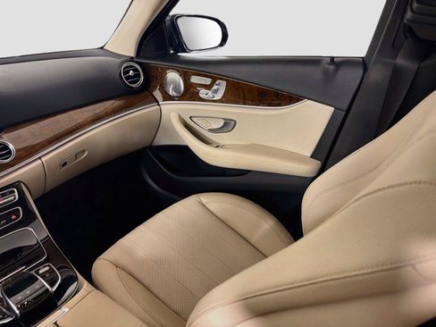 Used 2018 Mercedes-Benz E 300 image 23