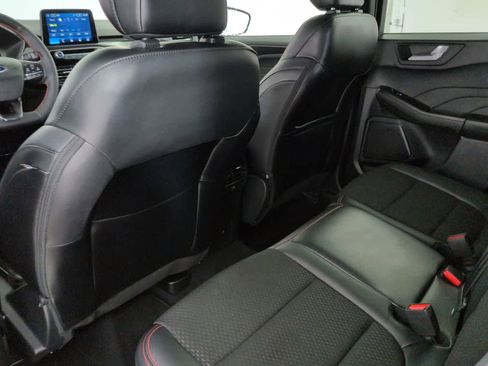 Used 2025 Ford Escape ST-Line image 17