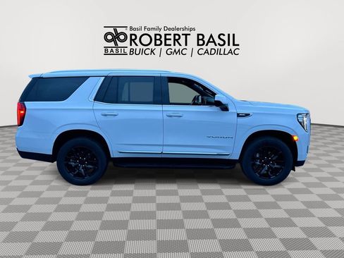 Used 2024 GMC Yukon SLT AWD/4WD image 9