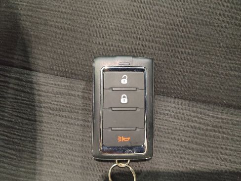Used 2023 Jeep Grand Cherokee Laredo RWD image 32