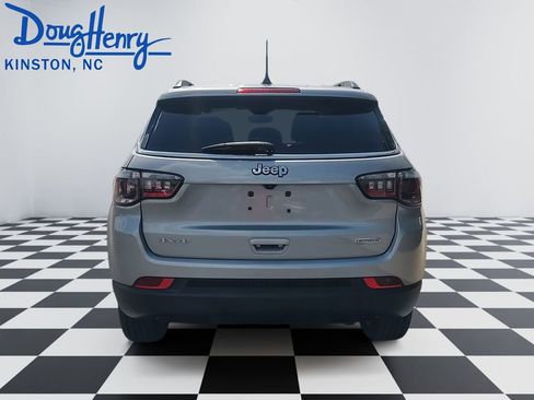 Used 2022 Jeep Compass Latitude AWD/4WD image 4