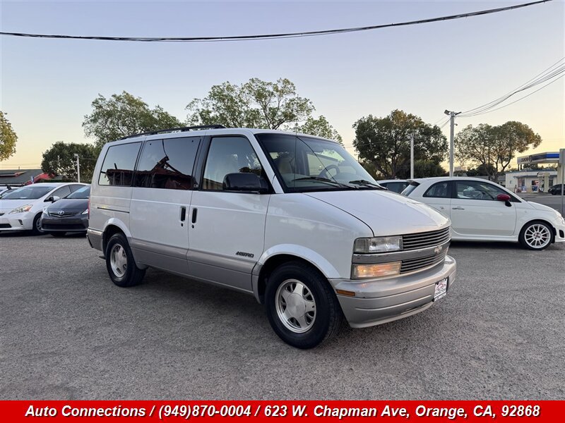 Used 2000 Chevrolet Astro Passenger RWD image 1