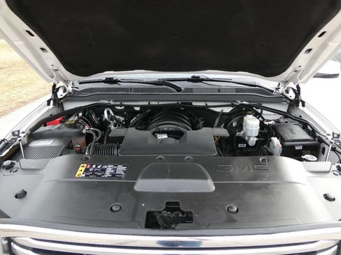 Used 2019 GMC Yukon XL SLT w/ Premium Edition AWD/4WD image 38