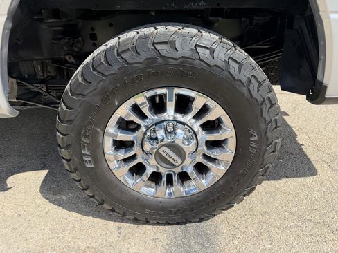 Used 2022 Ford F350 XLT w/ XLT Premium Package AWD/4WD image 39