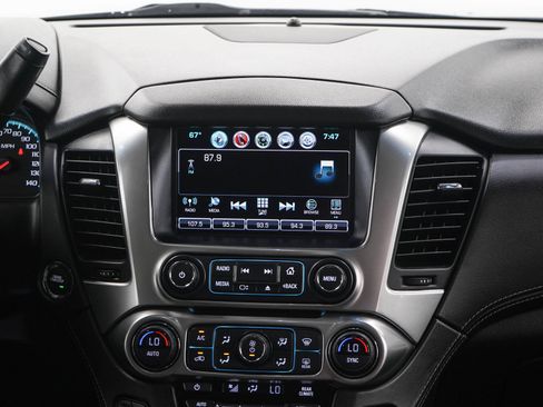 Used 2019 Chevrolet Suburban Premier AWD/4WD image 15